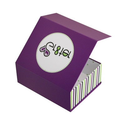 kopen Zwarte kartonnen vouwdoos met magnetische sluiting, vouwbaar cadeaubon met CMYK-drukwerk online manufacture