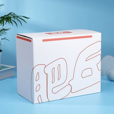 Wit vouwdoosje met milieuvriendelijke sponslijner, op maat gebogen en gestempeld