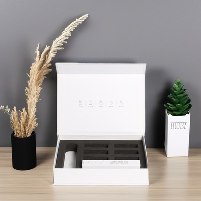 Op maat gemaakte bedekte papieren boekvormige cadeautjes Magnetische doos met inslag voor parfum